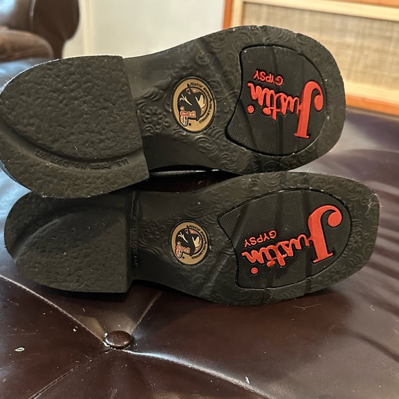 Justin western boot size 7B. Only used once. In excellent condition. - Picture 6 of 6